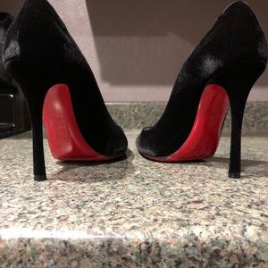 Louboutin velvet euro 38 never worn